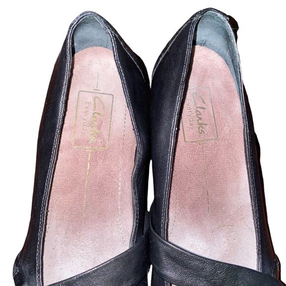 Clarks Everyday Active Air Mary Jane Chunky Heel Rubber sole pumps shoes size 7 - Picture 8 of 11